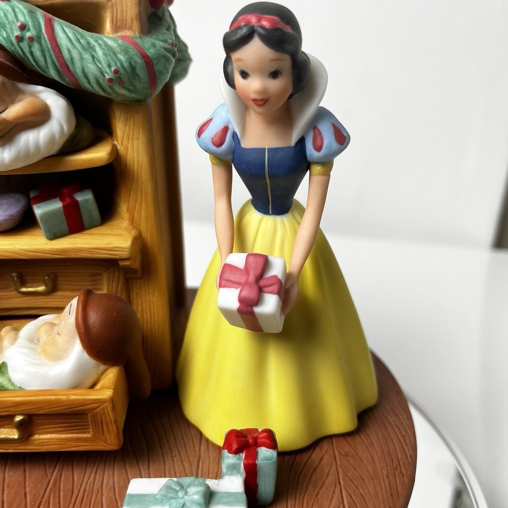 VTG Disney Christmas Snow White Figurine 1994 Grolier Christmas Dreams Ltd Ed - Picture 8 of 17